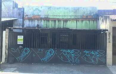 Imagem: A casa possui 5 Dormitórios, 2 Banheiros, 1 Vaga na garagem