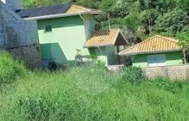 Imagem: O terreno possui 420m² de Área e está localizado em Pinheirinho