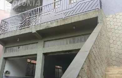 Imagem: A casa possui 3 Dormitórios, 2 Banheiros, 3 Vagas na garagem