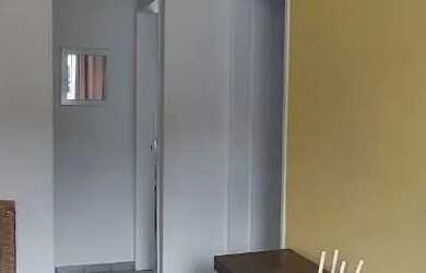 Imagem: O apartamento possui 2 Dormitórios, 1 Banheiro, 1 Vaga na garagem