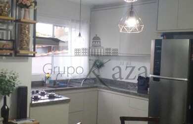 Imagem: A casa em condomínio possui 2 Dormitórios, 3 Banheiros, 2