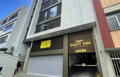 Imagem: O depósito possui 1 Vaga na garagem e está localizado em