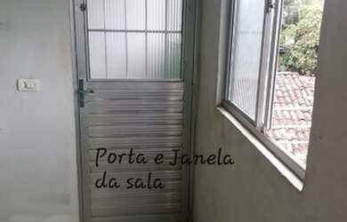 Imagem: A casa possui 2 Dormitórios, 1 Banheiro, Varanda e está localizado