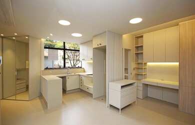 Imagem: O apartamento possui 1 Dormitório, 1 Banheiro, 1 Vaga na garagem