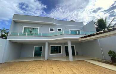 Imagem: A casa possui 3 Dormitórios, 3 Banheiros, 34m² de Área e