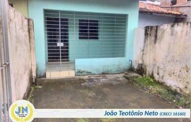 Imagem: A casa possui 2 Dormitórios, 1 Banheiro, 1 Vaga na garagem