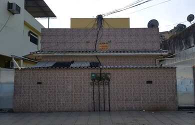 Imagem: A casa possui 1 Dormitório, 1 Banheiro, Varanda e está localizado