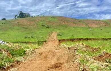 Imagem: O terreno possui 250m² de Área, Imóvel novo e está localizado