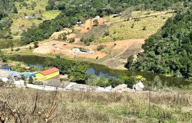 Imagem: O terreno possui 500m² de Área e está localizado em Jordanopolis