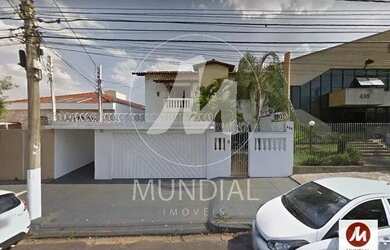 Imagem: O depósito possui 4 Vagas na garagem, 300m² de Área e está