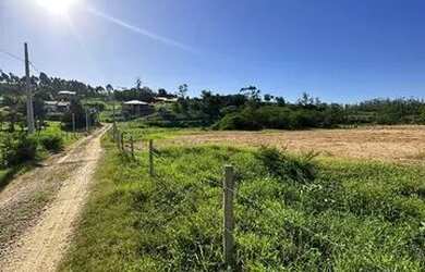 Imagem: A chácara possui 8.000m² de Área e está localizado em Canelinha