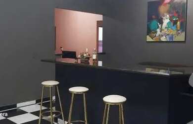 Imagem: A casa possui 2 Dormitórios, 2 Banheiros, 2 Vagas na garagem