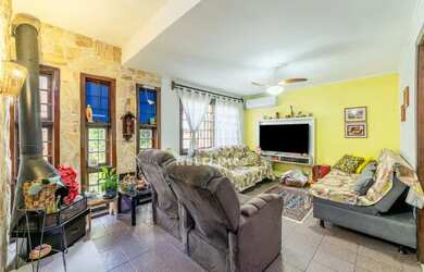 Imagem: A casa em condomínio possui 3 Dormitórios, 3 Banheiros, 2