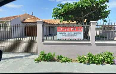 Imagem: A casa possui 3 Dormitórios, Imóvel novo e está localizado