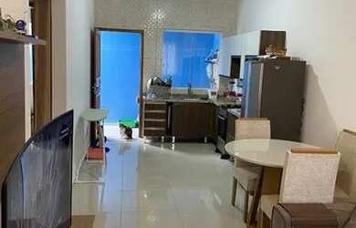 Imagem: A casa possui 2 Dormitórios, 1 Banheiro, 1 Vaga na garagem