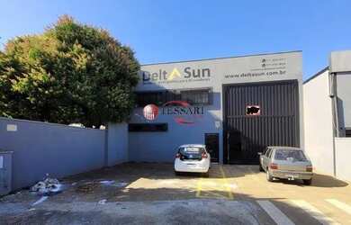 Imagem: O depósito possui 3 Vagas na garagem, 250m² de Área e está