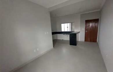 Imagem: A casa possui 3 Dormitórios, 2 Banheiros, 70m² de Área, Imóvel