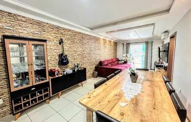 Imagem: O apartamento possui 3 Dormitórios, 1 Banheiro, 2 Vagas na