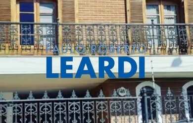 Imagem: A casa possui 4 Dormitórios, 4 Banheiros, 1 Vaga na garagem