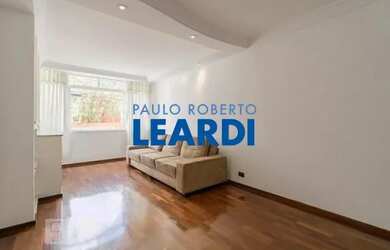 Imagem: A casa possui 4 Dormitórios, 5 Banheiros, 3 Vagas na garagem