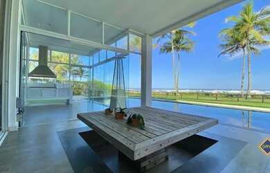 Imagem 2: Belíssima casa alto padrão pé na areia em Riviera de São Lourenço