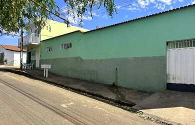 Imagem: A casa possui 5 Dormitórios, 5 Banheiros e está localizado