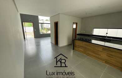 Imagem: A casa em condomínio possui 3 Dormitórios, 5 Banheiros, 4