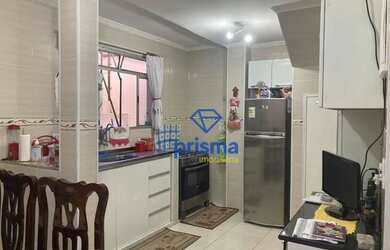 Imagem: A casa possui 3 Dormitórios, 2 Banheiros, 1 Vaga na garagem