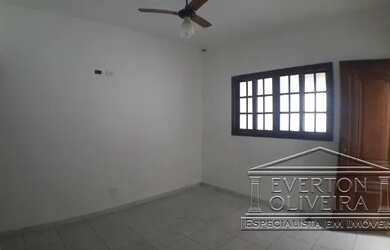 Imagem: A casa possui 2 Dormitórios, 1 Banheiro, 100m² de Área e