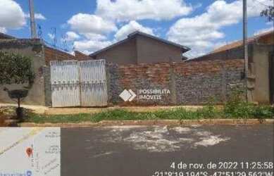 Imagem: A casa possui 2 Dormitórios, 1 Banheiro, 1 Vaga na garagem