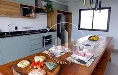 Imagem: A casa possui 3 Dormitórios, 2 Banheiros, 3 Vagas na garagem