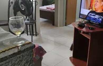 Imagem: O apartamento possui 2 Dormitórios, 1 Banheiro, 1 Vaga na garagem