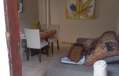 Imagem: A casa possui 3 Dormitórios, 2 Banheiros, 2 Vagas na garagem