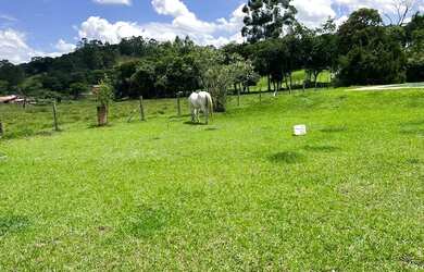 Imagem: O terreno possui 600m² de Área e está localizado em Jardim