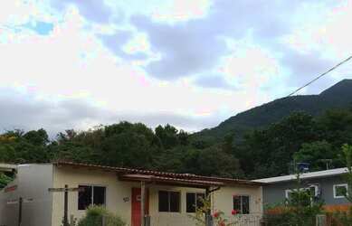 Imagem: A casa possui 2 Dormitórios, 1 Banheiro, 1 Vaga na garagem