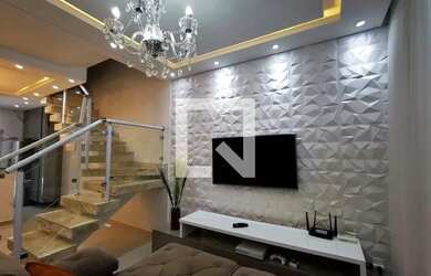 Imagem: A casa possui 3 Dormitórios, 3 Banheiros, 2 Vagas na garagem