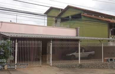 Imagem: A casa possui 3 Dormitórios, 4 Banheiros, 4 Vagas na garagem