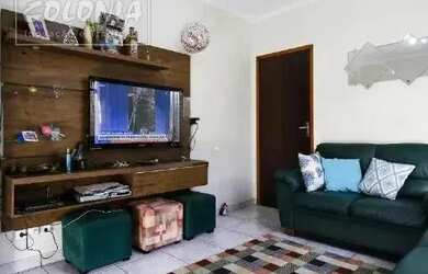 Imagem: A casa possui 2 Dormitórios, 1 Banheiro, 2 Vagas na garagem