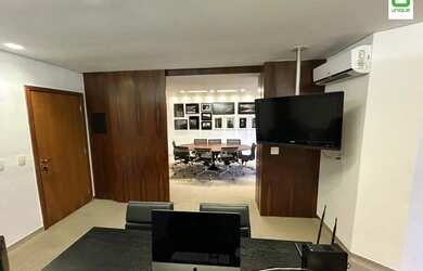 Imagem: O depósito possui 2 Vagas na garagem e 50m² de Área e está