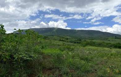Imagem: O terreno possui 39.000m² de Área e está localizado em Área