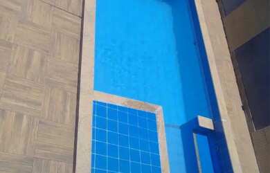 Imagem: A casa possui 3 Dormitórios, 2 Banheiros, 2 Vagas na garagem