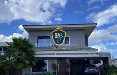 Imagem: A casa possui 3 Dormitórios, 4 Banheiros, 2 Vagas na garagem