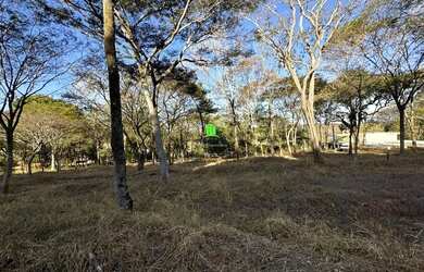 Imagem: O terreno possui 1.590m² de Área e está localizado em Condados