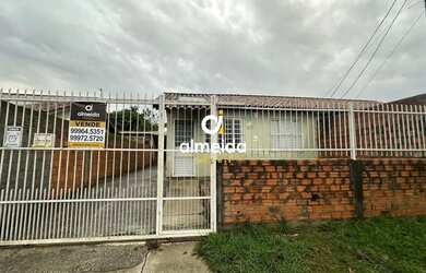 Imagem: A casa possui 2 Dormitórios, 1 Banheiro, 1 Vaga na garagem