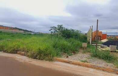 Imagem: O terreno possui 180m² de Área, Imóvel novo e está localizado