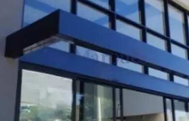 Imagem: O depósito possui 3 Vagas na garagem, 293m² de Área e está