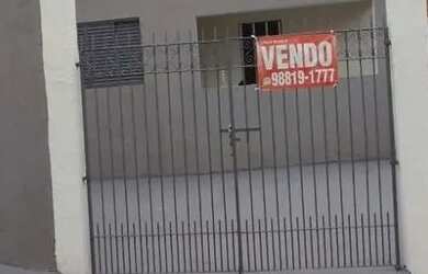 Imagem: A casa possui 2 Dormitórios, 2 Banheiros, 3 Vagas na garagem