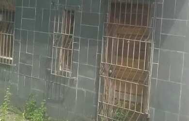 Imagem: A casa possui 2 Dormitórios, 1 Banheiro e está localizado