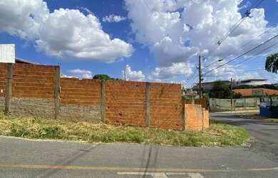 Imagem: O terreno possui 424m² de Área e está localizado em Cidade