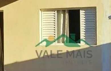 Imagem: A casa possui 2 Dormitórios, 1 Banheiro, 1 Vaga na garagem
